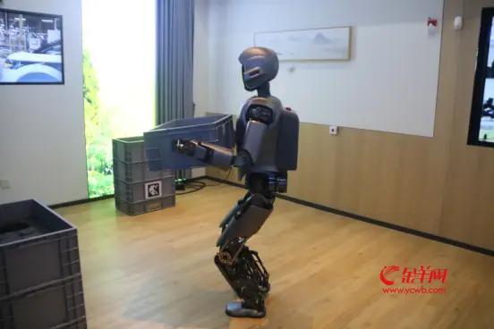 改革开放走在前|能拣货、能调咖!深圳机器人产业迸发新活力