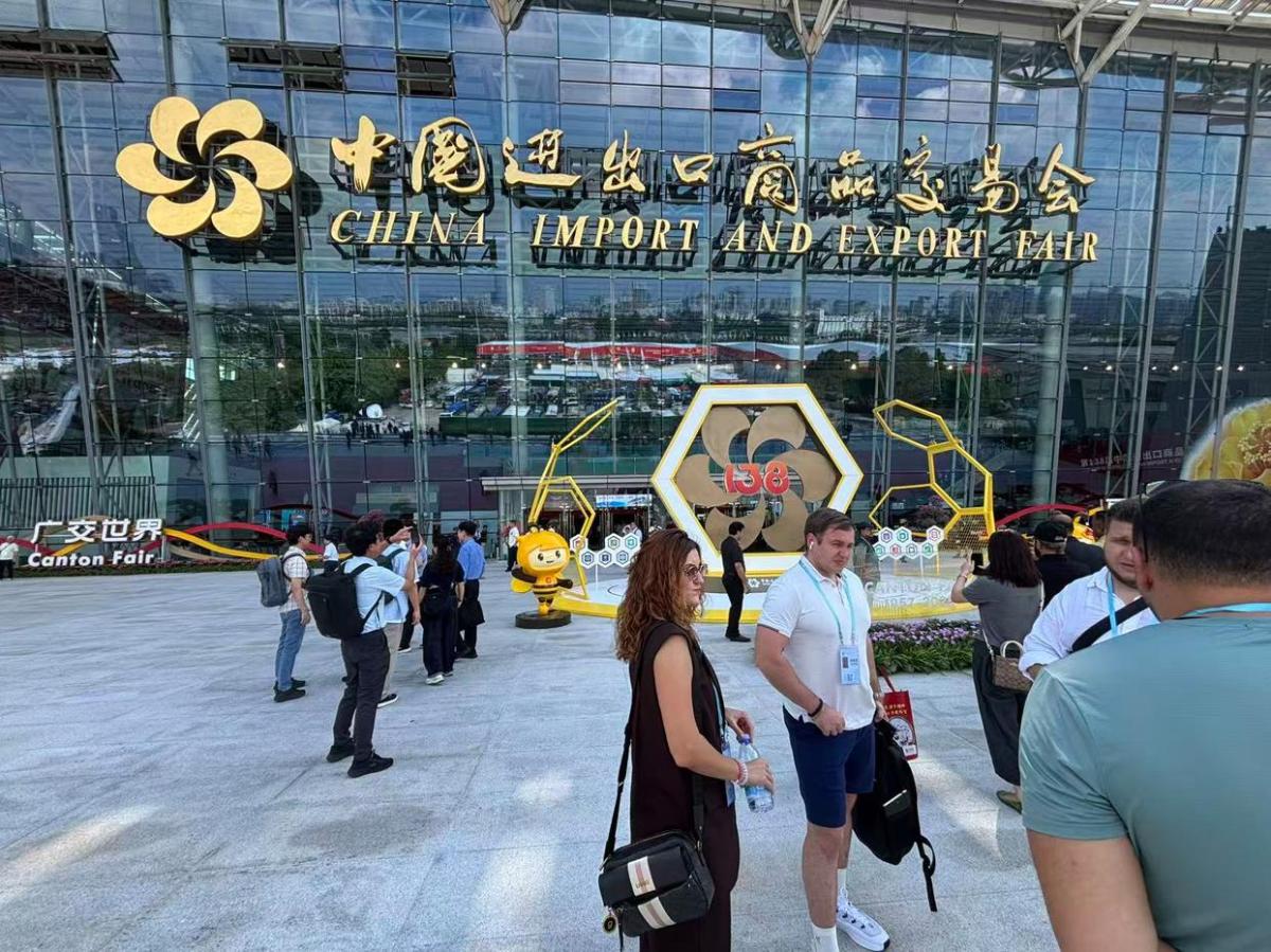 直击广交会首日:机器人采购意向激增,已有企业潜在订单额达“百万”