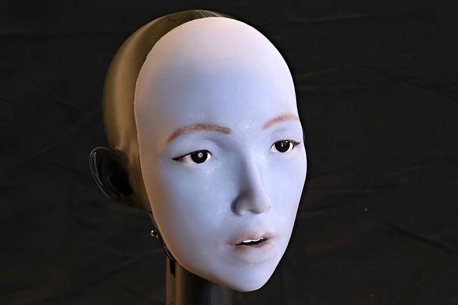 告别面瘫：EMO机器人自学掌握对口型，可精准模拟人类表情