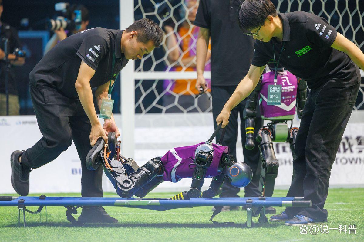 人形机器人频频“翻车”，为什么是好事？专家：这是成长的代价