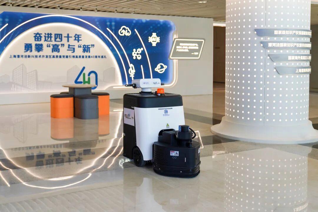 “机器人园丁”上岗！抛光养护有一手｜智“汇”机器人