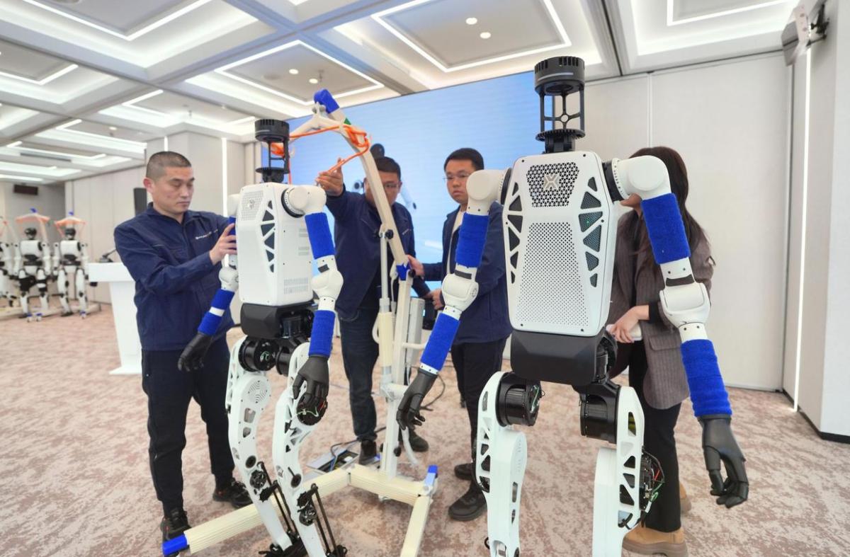 跑进一小时！人形机器人“天工”将向人类半马纪录发起挑战