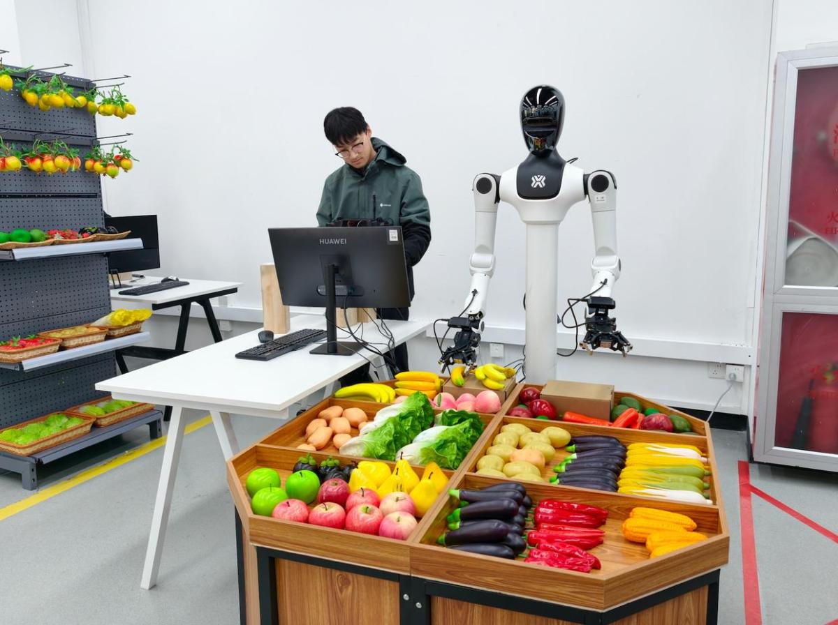 人形机器人智能化的核心密码，藏在这座数据工厂里