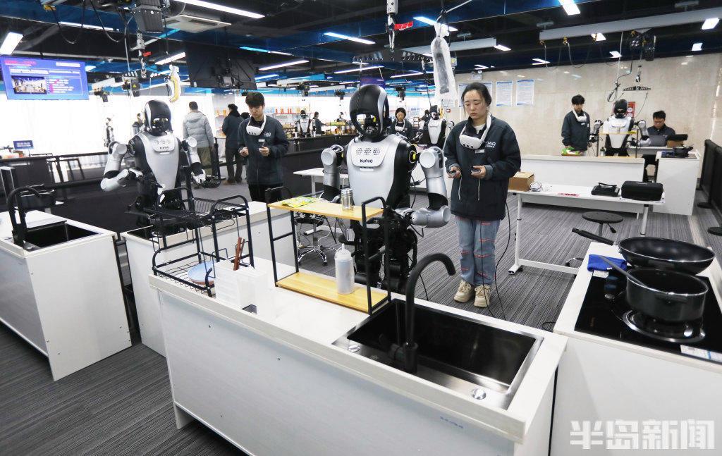 从养老院到厨房，机器人已练就“十八般武艺”