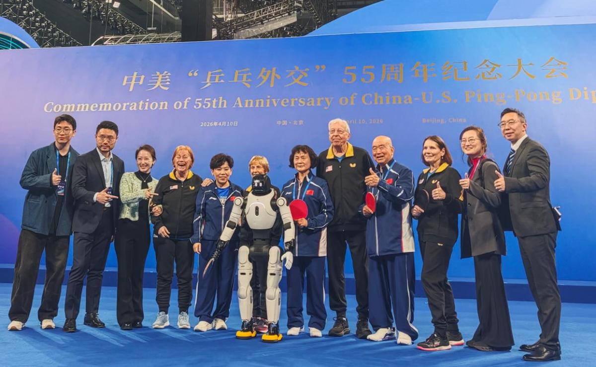 智元机器人亮相中美乒乓外交大会，展现中国智能硬实力