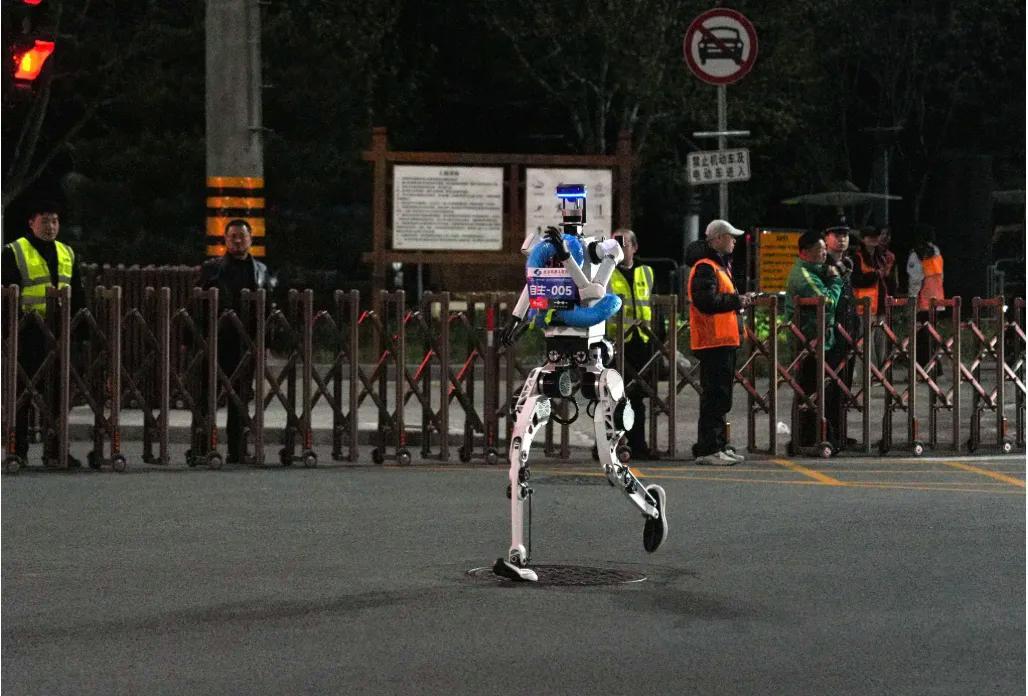 首个冲线未必是冠军！北京人形机器人半马，最新规则详解