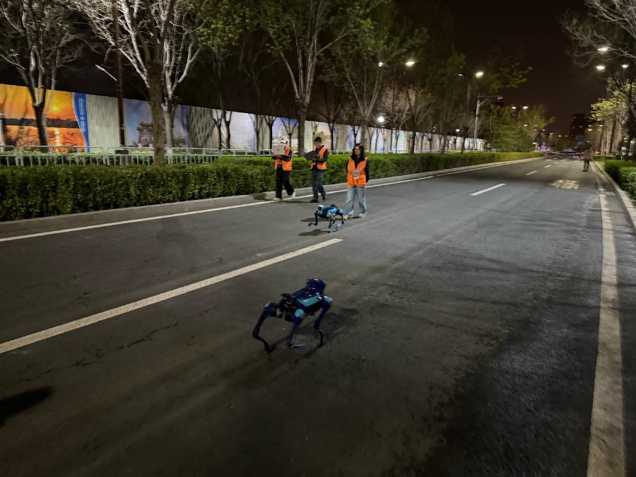 高德回应：已在具身智能领域布局，近期将有首款四足机器人发布