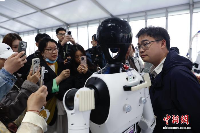 加利弗设计定制 人形机器人外观结构创新设计 助力高端品牌打造