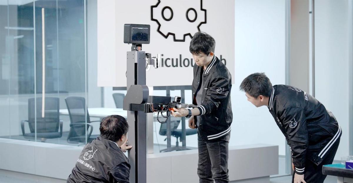 高质量发展｜为机器人装上“更聪明的大脑” 这家企业让机器人实现从“猜”到“算”的革命