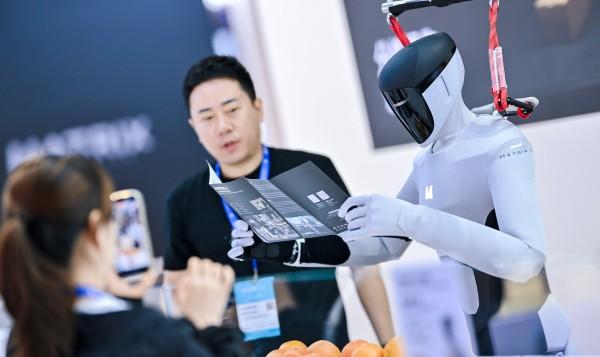 BEYOND Expo2026观察:具身智能的“ChatGPT时刻”还没到,机器人公司在争什么?