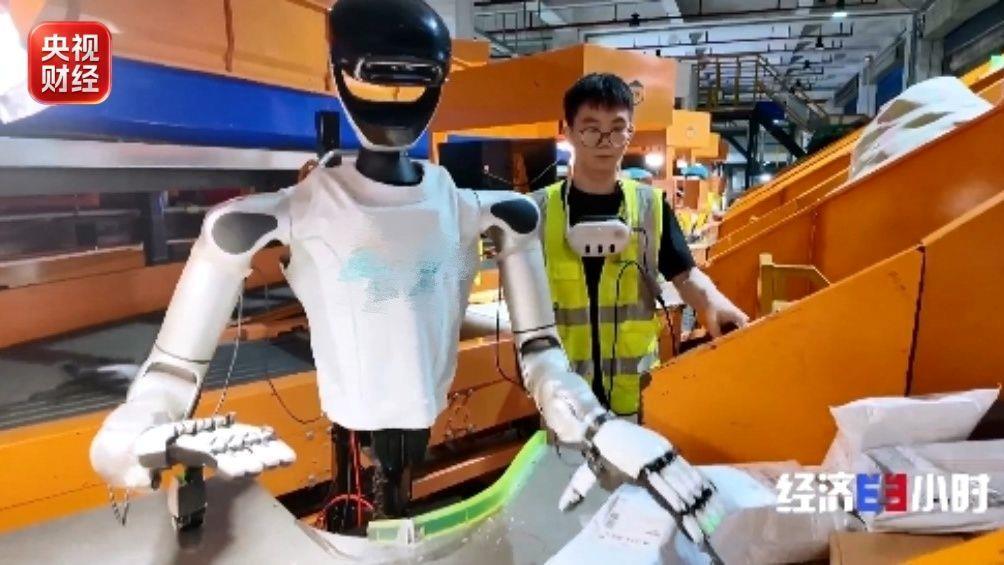 闯关升级!迈入工作一线,人形机器人成“明星员工”