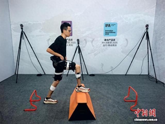 中国银发经济将达30万亿 适老外骨骼机器人迎风口
