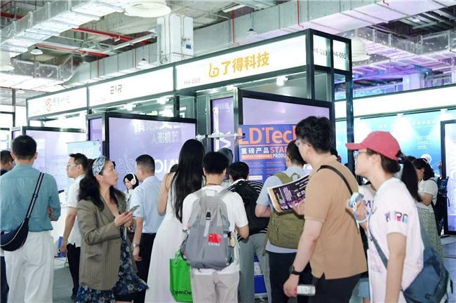 WAIC重磅首秀：了得科技携全系仿生机器人矩阵亮相，硬核全栈自研技术构筑行业核心壁垒
