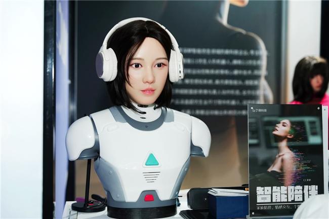 WAIC重磅首秀:了得科技携全系仿生机器人矩阵亮相,硬核全栈自研技术构筑行业核心壁垒